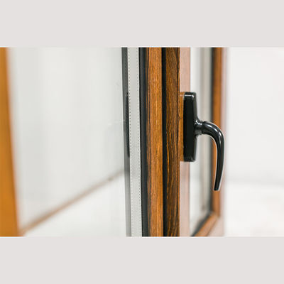 Swing open stijl klassieke stijl hout aluminium bekleding ramen met UPVC raam glas