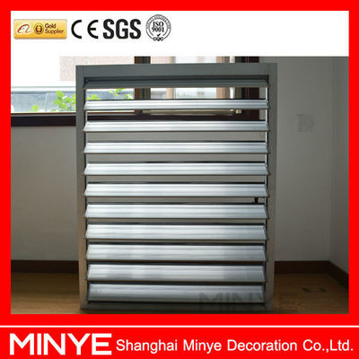 Moderne design Buitenhoek Aluminium Louvers Metalen ramen met dubbele beglazing
