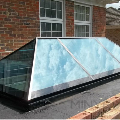Poedergecoate thermische breuk aluminium dakraam voor winddichte functie en houten muur