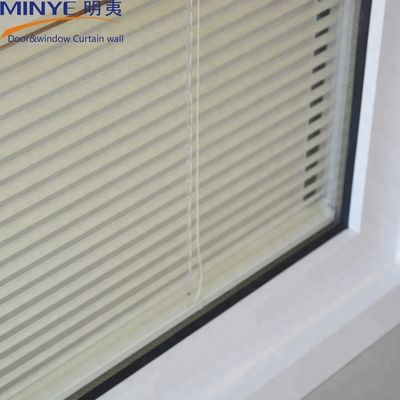 Verwijderde jaloezieën in glas Automatische functie voor geharmoniseerd glas
