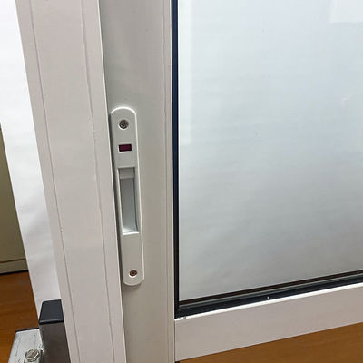 Verander uw balkon in een ontspannende ruimte met een glazen terras deur aluminium frame