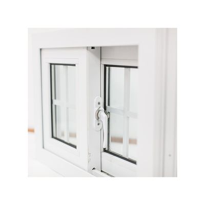 Goed afdichtend PVC-schuifvenster met dubbelgehard glas en orkaanbescherming