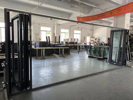 Opvouwbaar aluminium hoofdgrill met ijzeren deuren ontwerp voor op maat gemaakte ramen en deuren