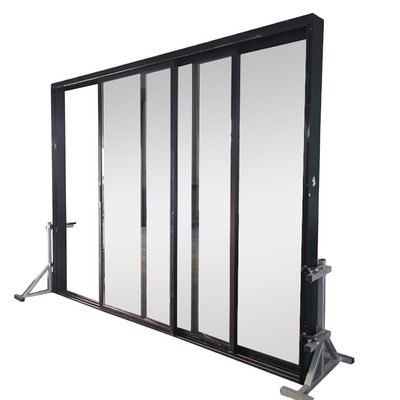 Aluminium glazen schuifdeur afgewerkt in moderne design stijl voor beveiliging patio deur