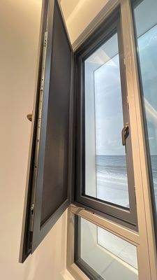 Gemakkelijk Schakelen Aluminium Aluminium Frame Casement Venster voor uw aangepaste vereisten