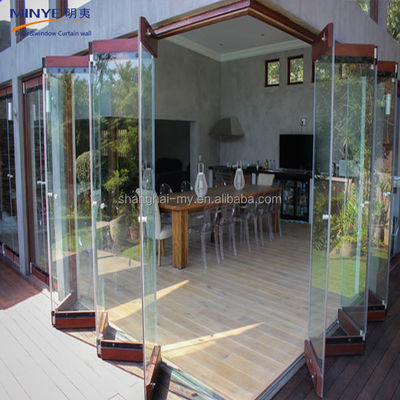 Prachtige raamloze Custom Glass Aluminium Balkon Klappende Deur Met Thermische Isolatie