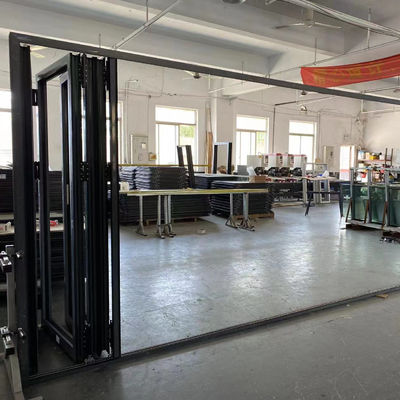 Opvouwbare patio met tweevoudige thermische deuren met aluminiumstacker voor warmte- en geluidsisolatie