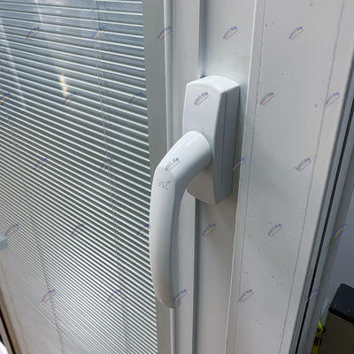 Decoratie Aluminium schuifdeuren met ingebouwde luiker binnendeur en elektrische schakelaar