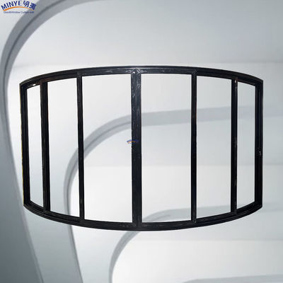 Hotel schuifdeur met gebogen aluminium frame en dubbel gehard glas