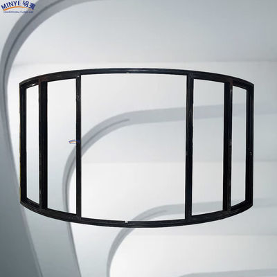 Hotel schuifdeur met gebogen aluminium frame en dubbel gehard glas