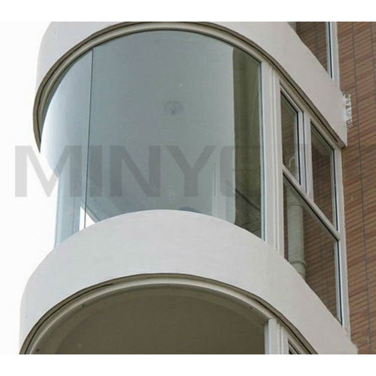 Aluminium balkonhoekvenster met horizontale opening en gehard glasframe